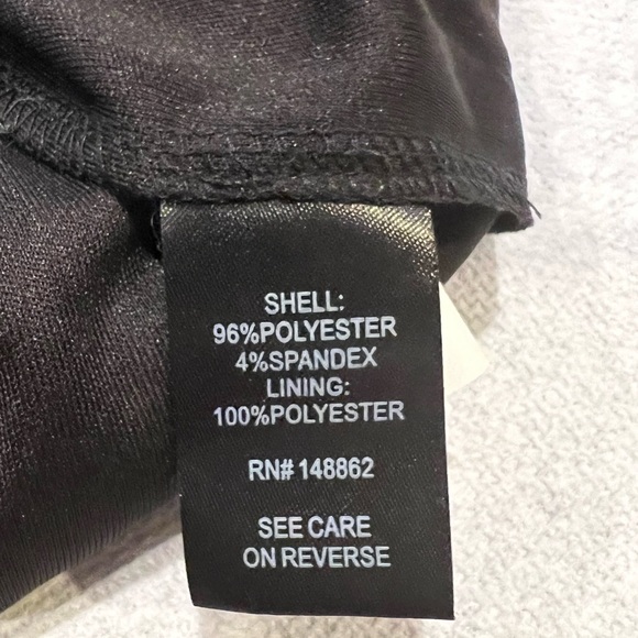 TORRID SKIRT SIZE:1 WAIST:19” LENGTH:24” This skirt has a lot of stretch to it. - Picture 10 of 13